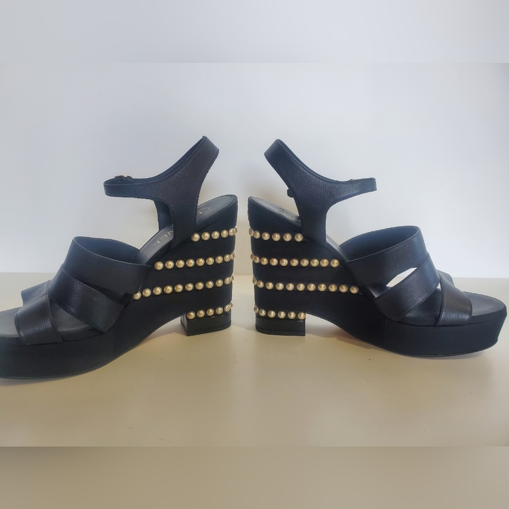 Chanel Black Pearl Embellished Women's Heels - Picture 4 of 7